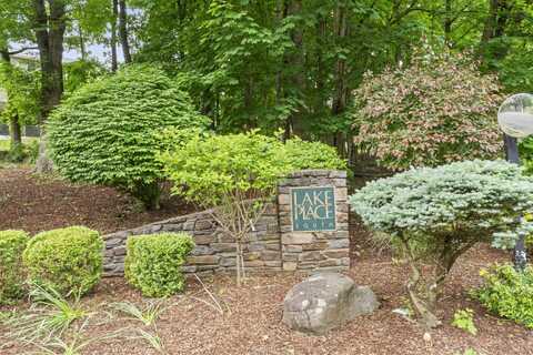 12 Boulevard Drive, Danbury, CT 06810