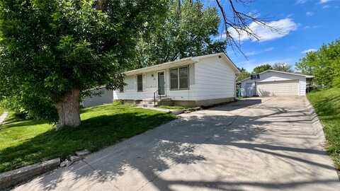 130 Greenfield Parkway, Des Moines, IA 50320