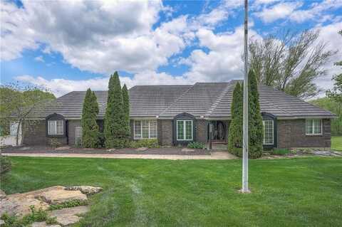 6101 NW Saddle Club Court, Kansas City, MO 64152