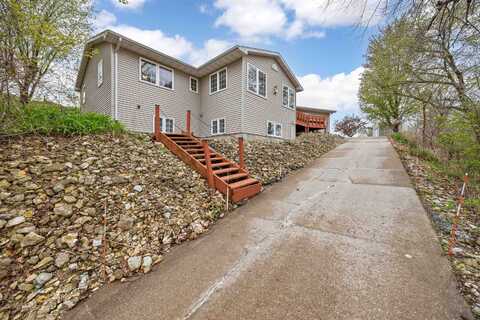 20806 263rd, Manchester, IA 52057