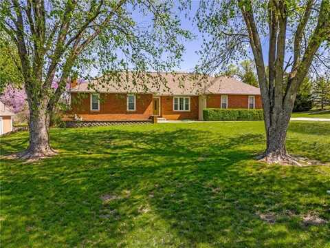 9015 Craig Drive, De Soto, KS 66018