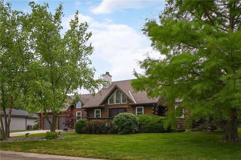 611 N Winnebago Drive, Lake Winnebago, MO 64034