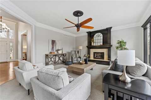 4507 N Mulberry Drive, Kansas City, MO 64116