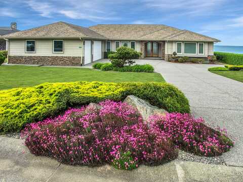 325 Shoreline, Smith River, CA 95567