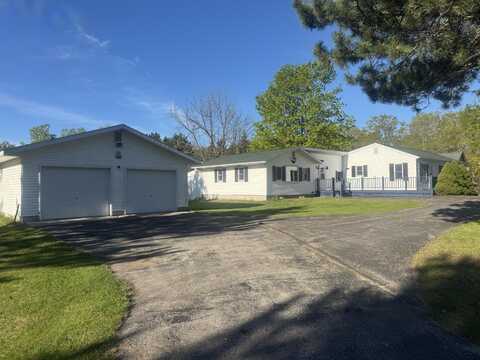 W17915 S Curtis RD, Curtis, MI 49820