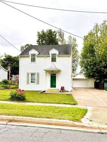 313 E 5th St, Solon, IA 52333