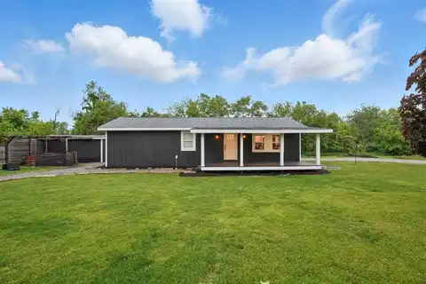 905 Holiday Ln, Coralville, IA 52241