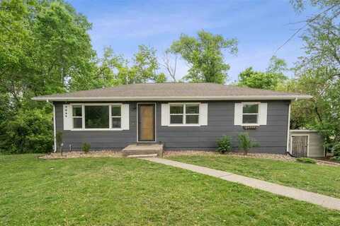 6610 SE Berry Rd, CedarRapids, IA 52403