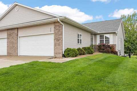 330 Highland Ct, Fairfax, IA 52228