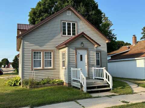 114 E Ave B, Newberry, MI 49868