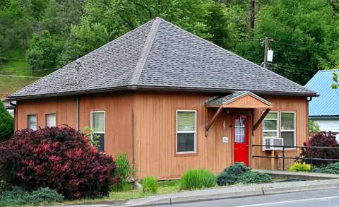 830 Riverside Ave, Orofino, ID 83544