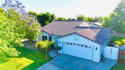 260 Kenneth Avenue S, Kerman, CA 93630