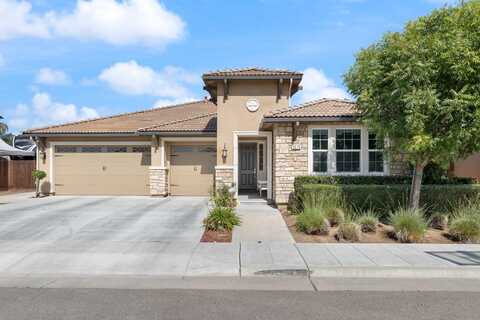 3573 Hermosa Avenue, Clovis, CA 93619