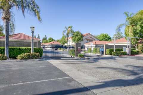 1542 Alluvial Avenue E, Fresno, CA 93720