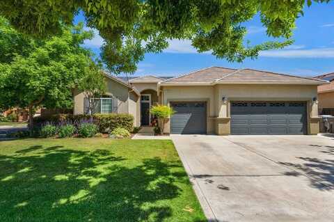 16050 Matthew Avenue W, Kerman, CA 93630