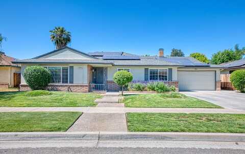926 Birch Avenue E, Fresno, CA 93720