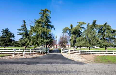 8510 Nees Avenue E, Clovis, CA 93619