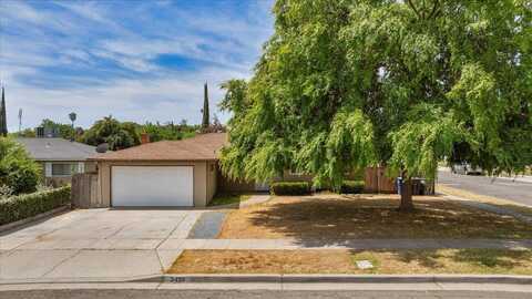 2429 NORWICH Avenue W, Fresno, CA 93705