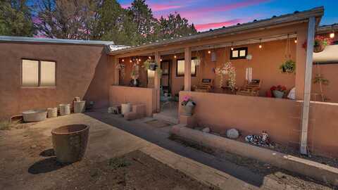 84 Fire Station Road, Los Lunas, NM 87031
