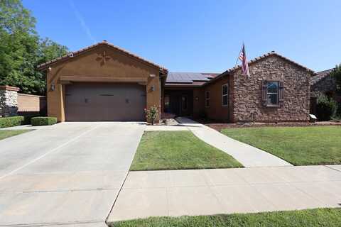 3309 Beverly Avenue, Clovis, CA 93619