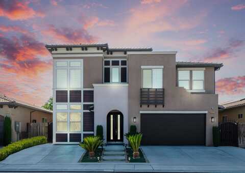 5615 Lucy Ruiz Avenue N, Fresno, CA 93723