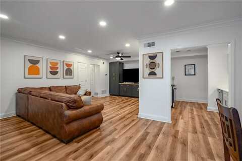 6980 Roswell Road, Sandy Springs, GA 30328
