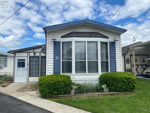 8175 North Shore Boulevard, Marblehead, OH 43440