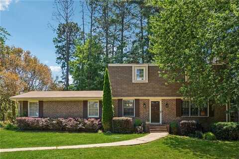 461 Village Green Court SW, Lilburn, GA 30047