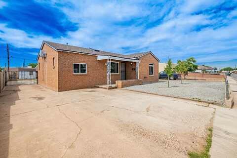 2428 FLORAL Road NW, Albuquerque, NM 87104