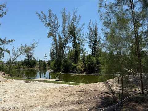 2208 NE 39th Terrace, Cape Coral, FL 33909