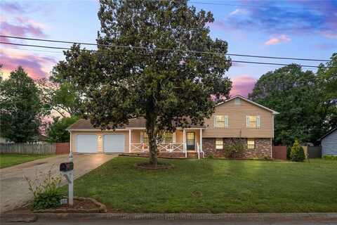 618 Summerville Drive, Lawrenceville, GA 30046