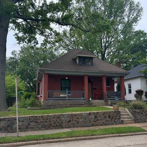 27 N Taylor Avenue, Crystal City, MO 63019
