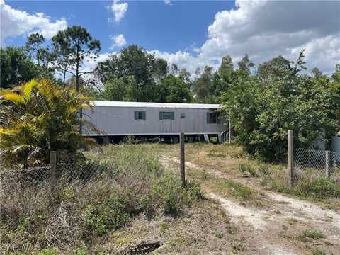 8352 Barbie Lane, North Fort Myers, FL 33917