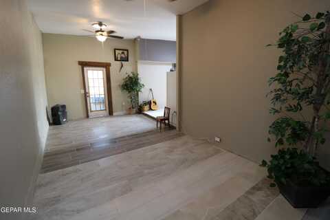 5723 Alameda Avenue, El Paso, TX 79905