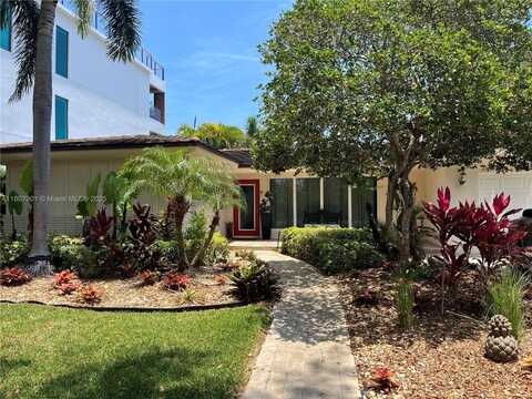 13105 Coronado Dr, North Miami, FL 33181