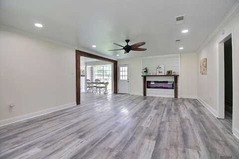 15424 Country Rd, Greenwell Springs, LA 70739