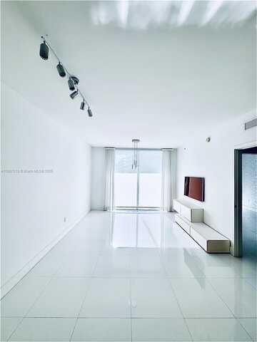 1080 Brickell Ave, Miami, FL 33131