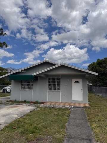 285 Seaman Ave, Opa Locka, FL 33054
