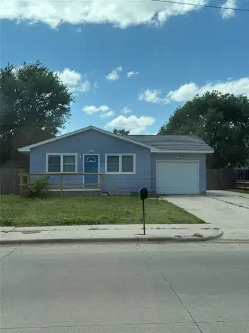 2107 N 8th Street, Garden City, KS 67846