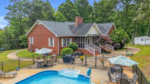 3121 N Hwy 25, Hodges, SC 29653