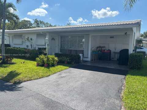 2427 Garland Cir, Hollywood, FL 33021