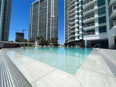 350 S Miami Ave, Miami, FL 33130