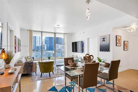 90 SW 3rd St, Miami, FL 33130