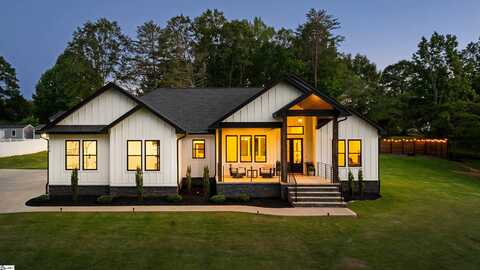 175 Northwood Circle, Wellford, SC 29385