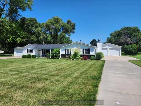 2512 Pioneer Blvd, Grand Island, NE 68801
