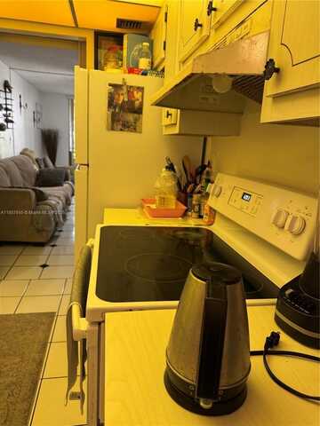 2600 NW 49th Ave, Lauderdale Lakes, FL 33313