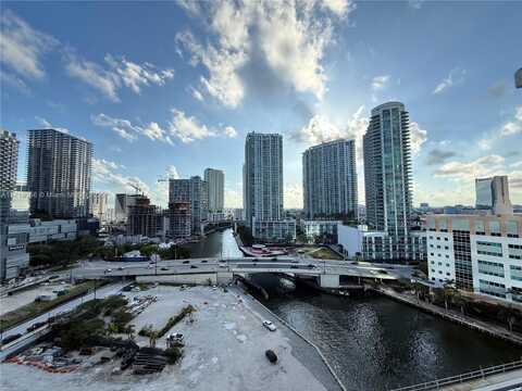31 SE 5th St, Miami, FL 33131