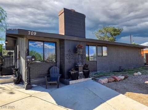 709 Evergreen Circle, Las Vegas, NV 89107