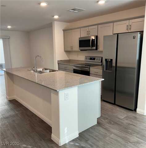 12170 Midnight Pine Road, Las Vegas, NV 89183