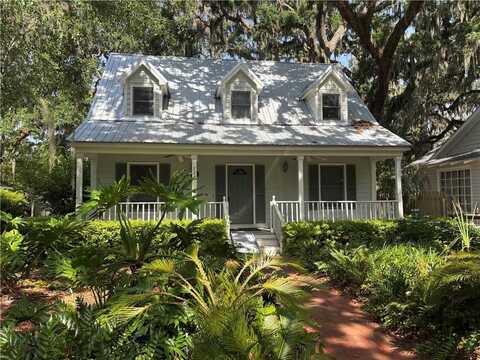 221 Broadway Street, Saint Simons Island, GA 31522